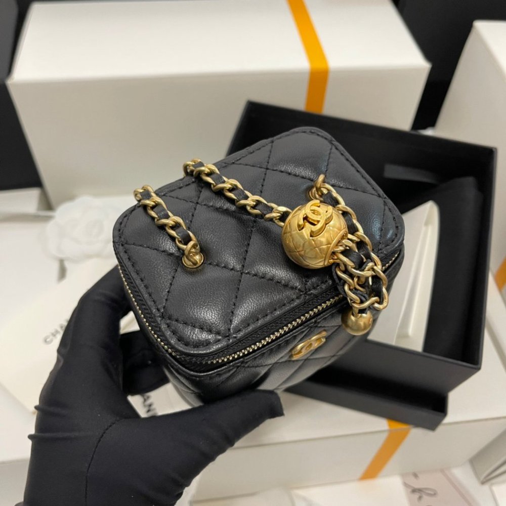 ✅CHANEL Pearl Crush Vanity Case with Chain Quilted Lambskin Mini Black - Picture 4 of 9